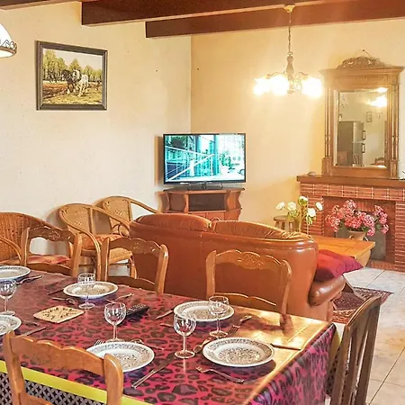 4 Bedroom Amazing In S Thegonnec Le Cloitre-Saint-Thegonnec