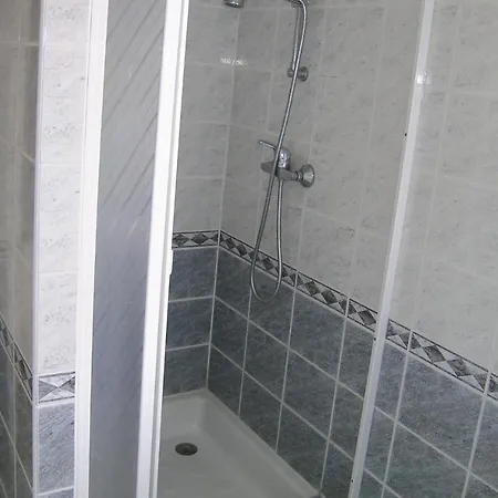 4 Bedroom Amazing In S Thegonnec Дом отдыха