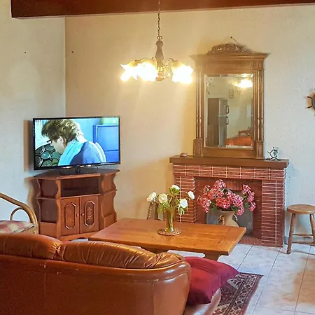4 Bedroom Amazing In S Thegonnec * Le Cloitre-Saint-Thegonnec